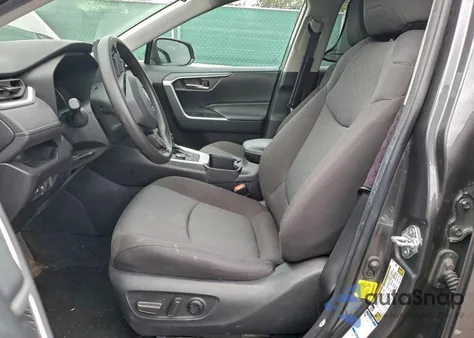 2022 Toyota Rav4 Xle z USA, uszkodzony, nr VIN 4T3RWRFV0NU052650